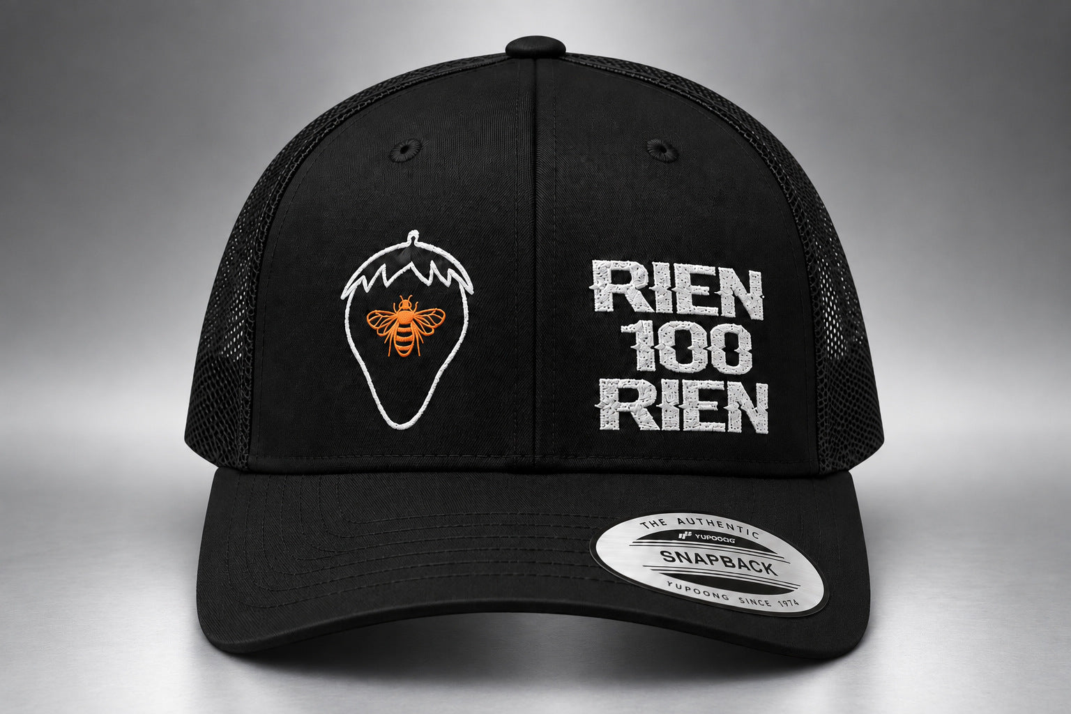 Casquette Fraise Noire lettrage RIEN 100 RIEN