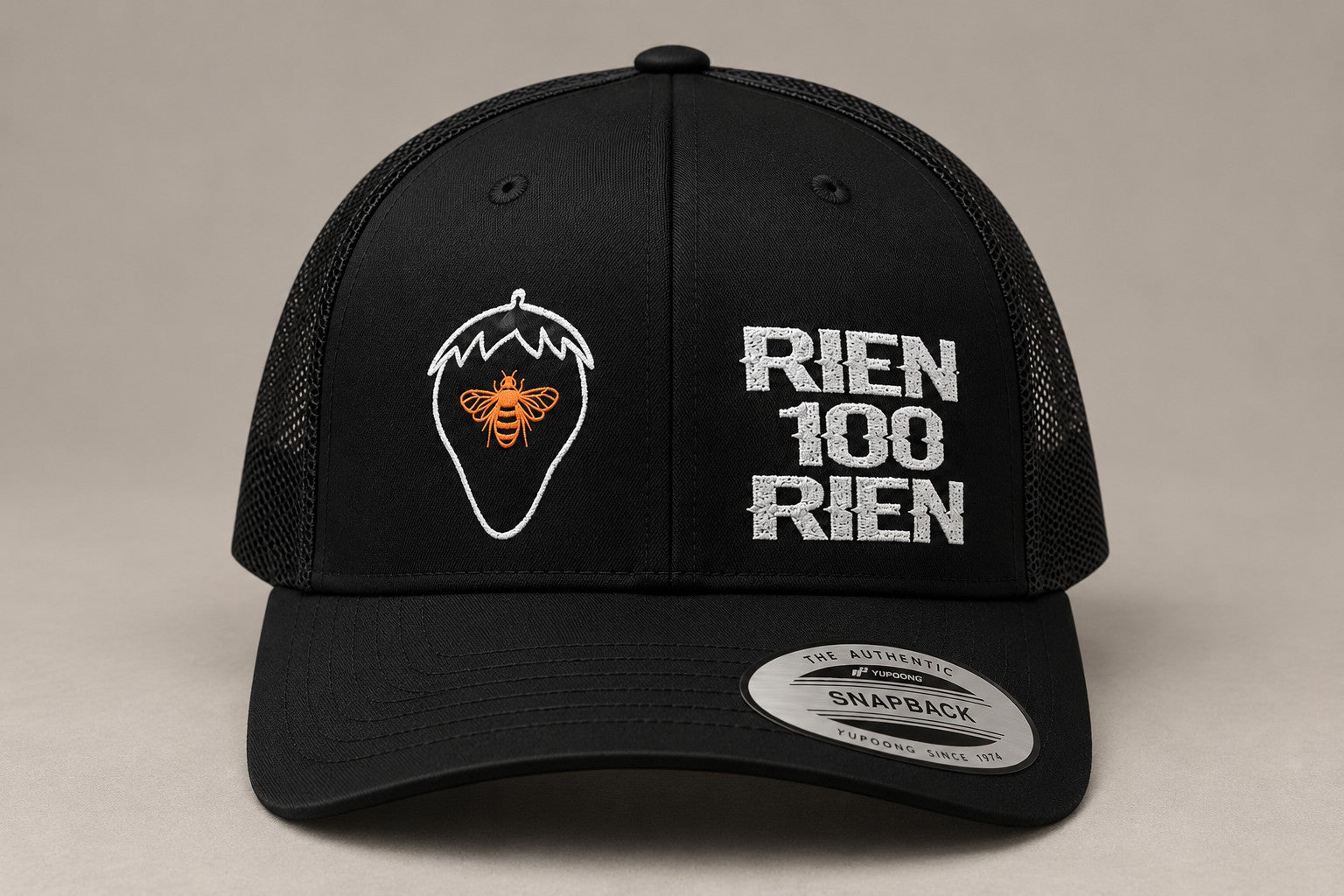 Casquette Fraise Noire lettrage RIEN 100 RIEN